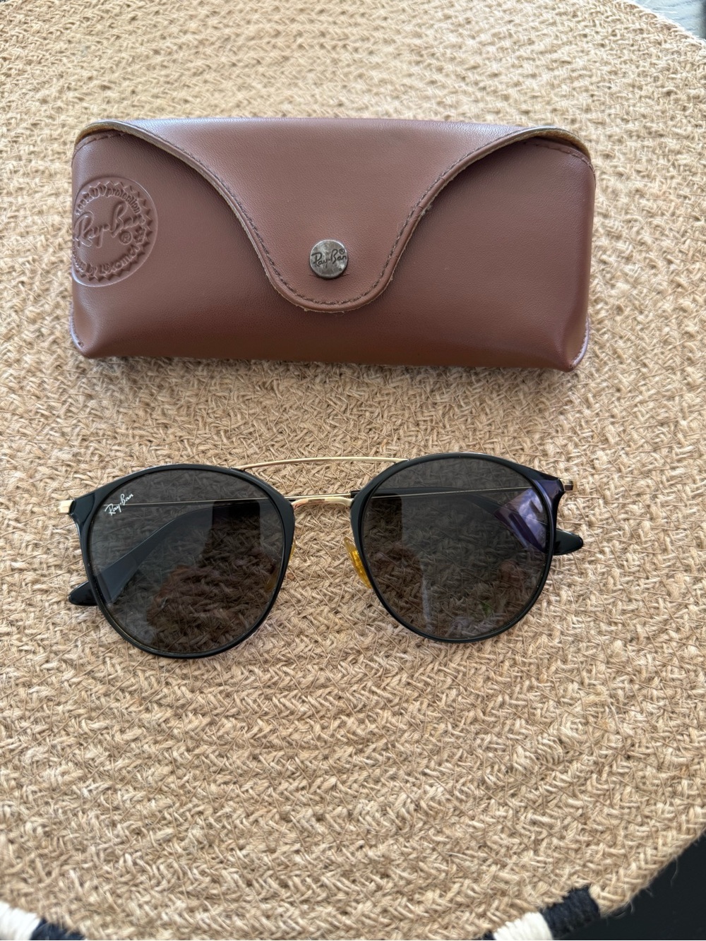 Ray-Ban Woman’s Black Frames with Gold Bridge Sunglasses and Brown Case